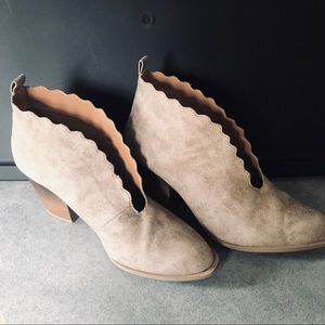 Qupid scalloped edge booties